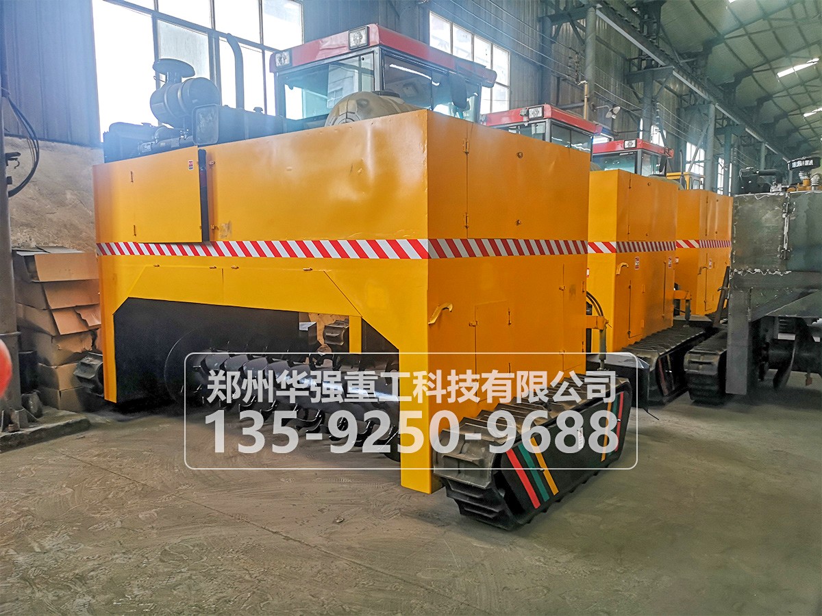 有機(jī)堆肥翻堆機(jī)