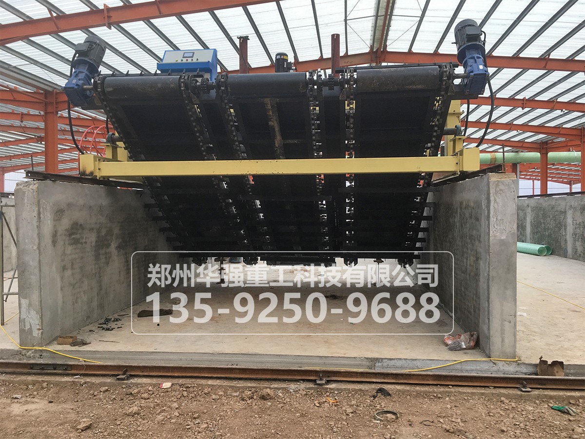 輪式翻堆機(jī)